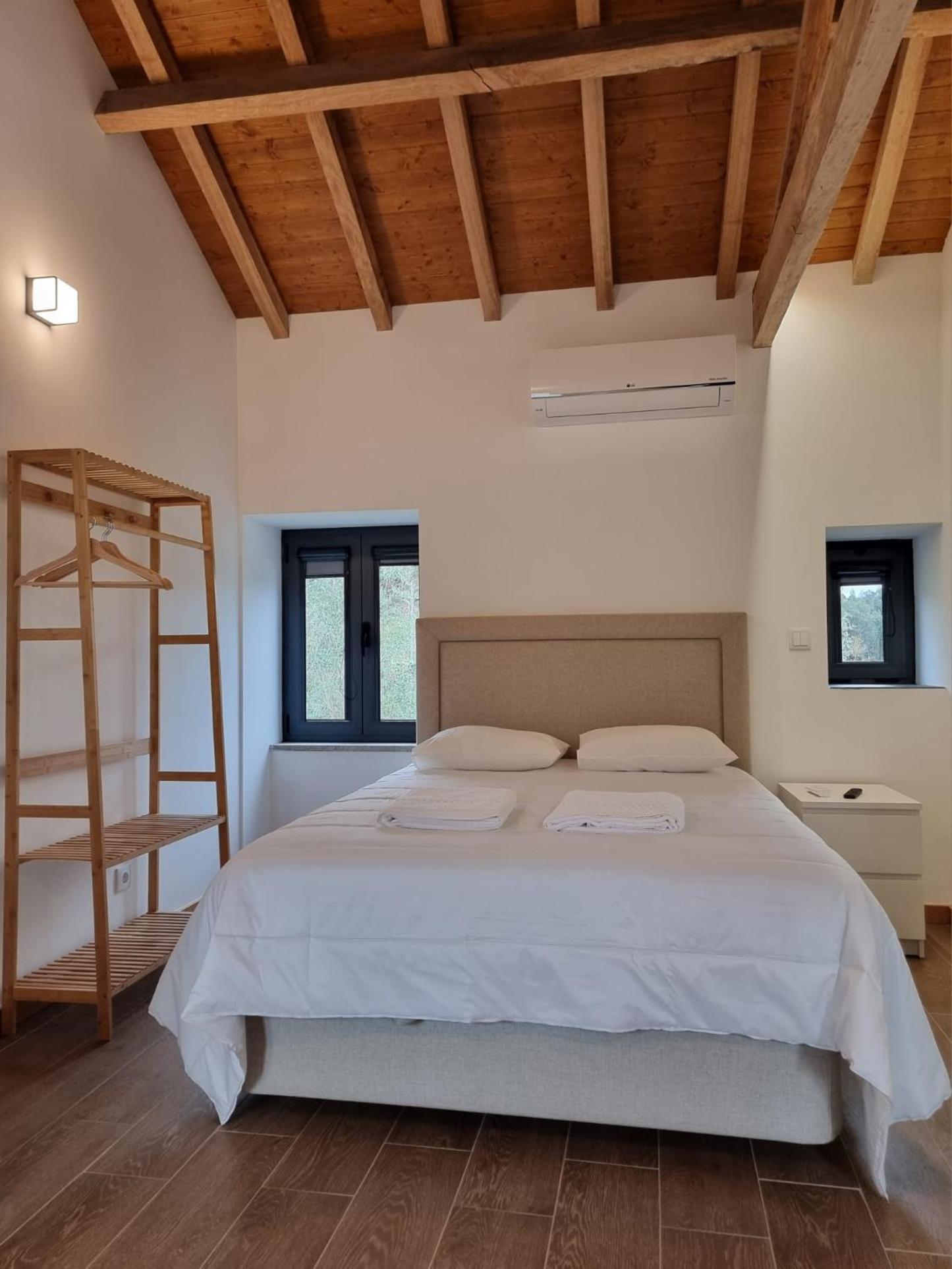 Casa De Baixo Studios Arouca Habitación foto